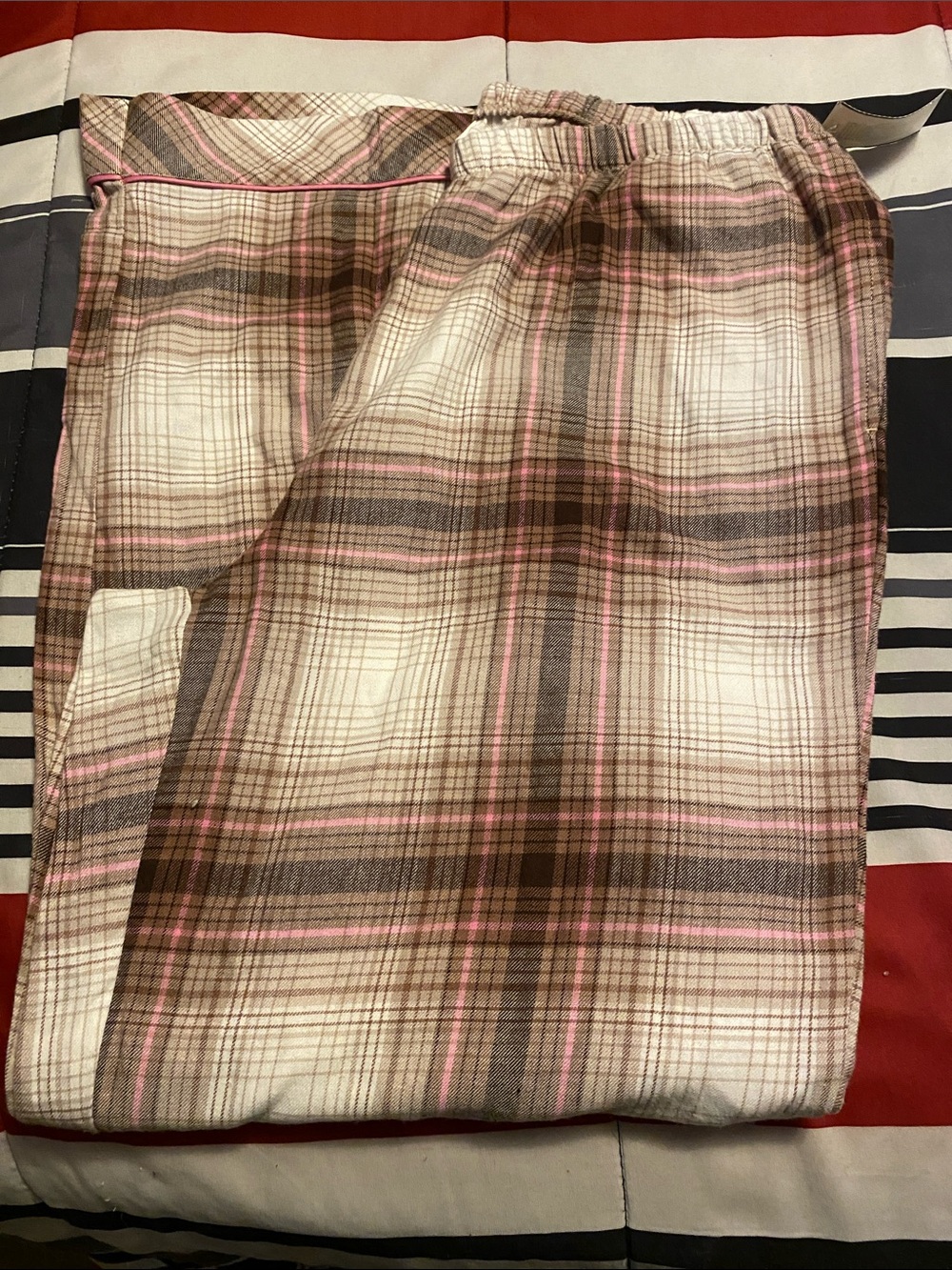 E) Joyspun Medium Plaid Flannel Lounge Pants with Pink Accents